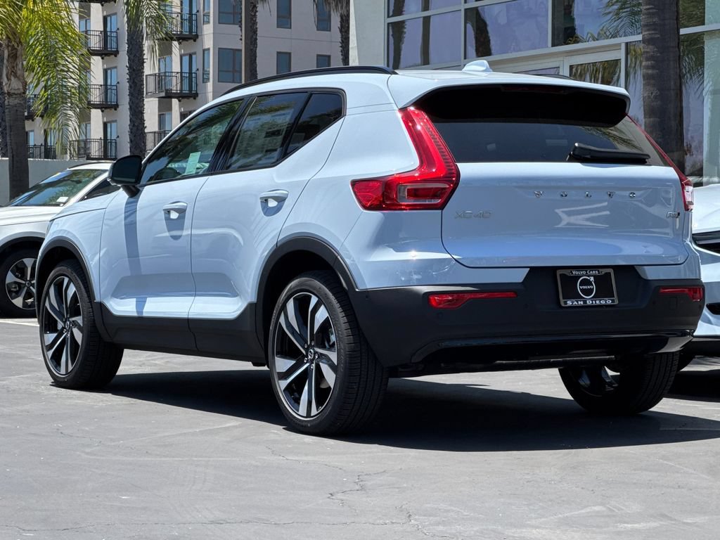 New 2026 Volvo XC40 B5 Plus w/ Climate Package AWD/4WD image 3