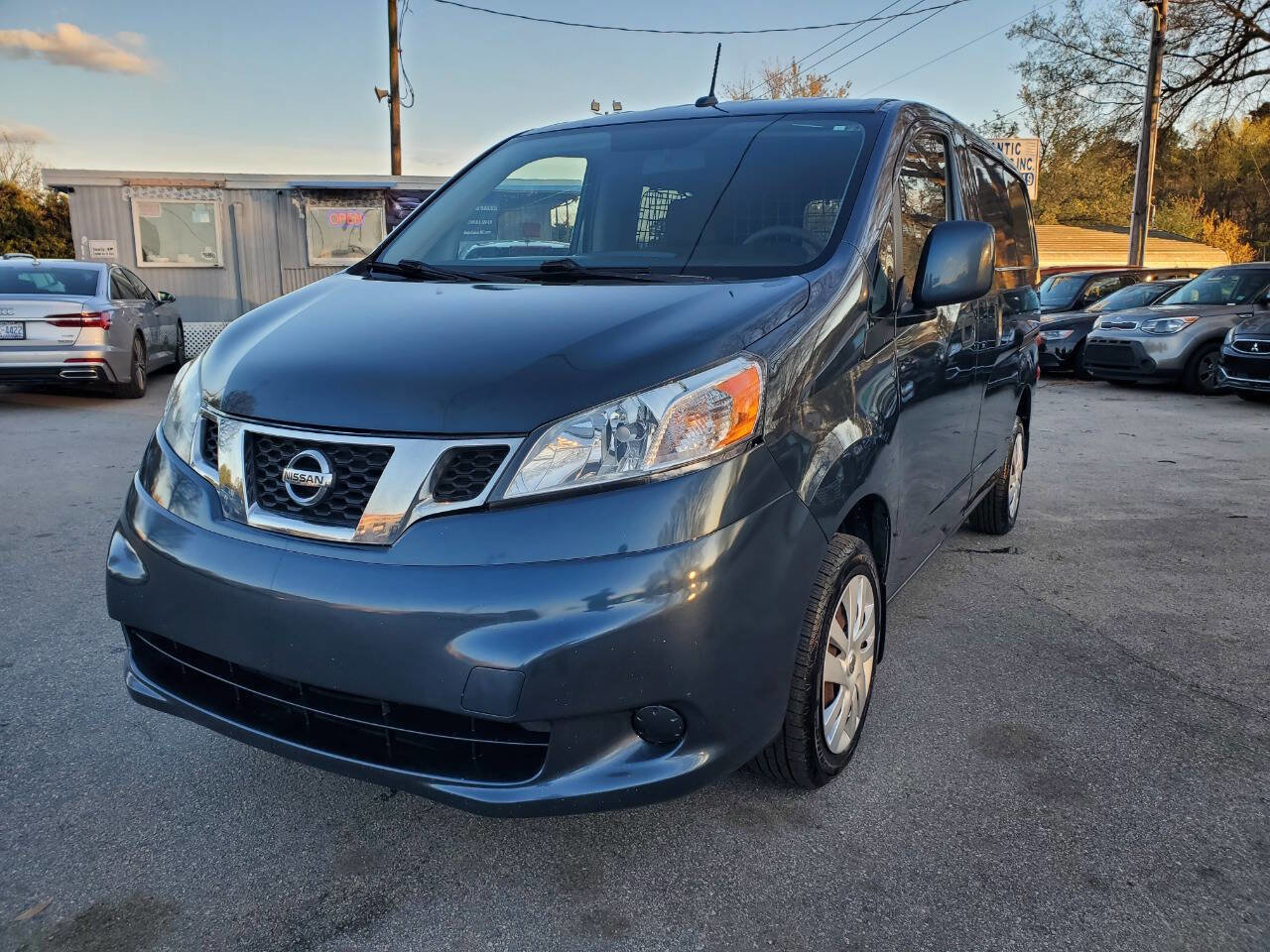 Used 2017 Nissan NV200 SV w/ Technology Package FWD image 3