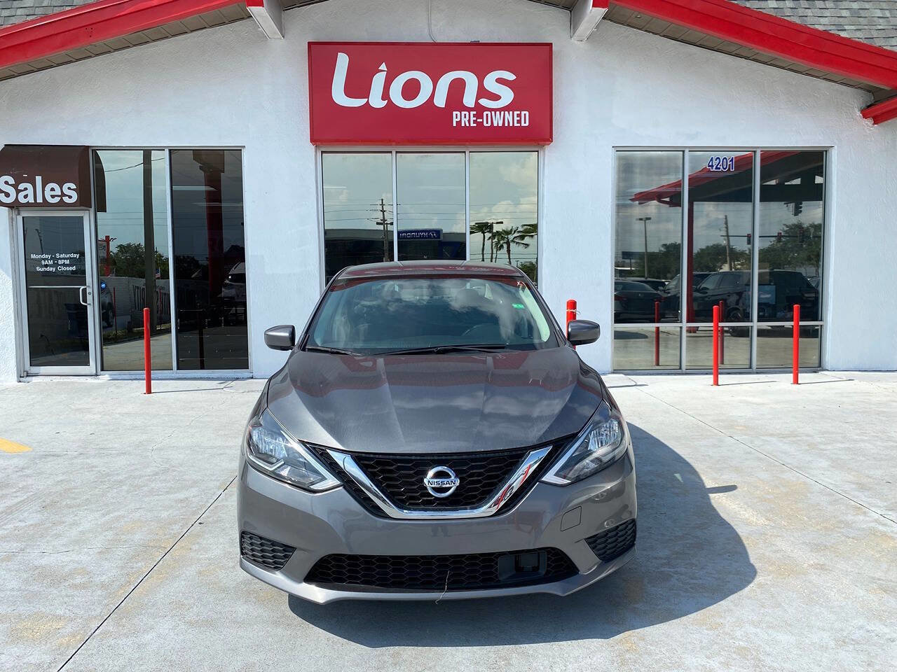 Used 2019 Nissan Sentra S FWD image 1