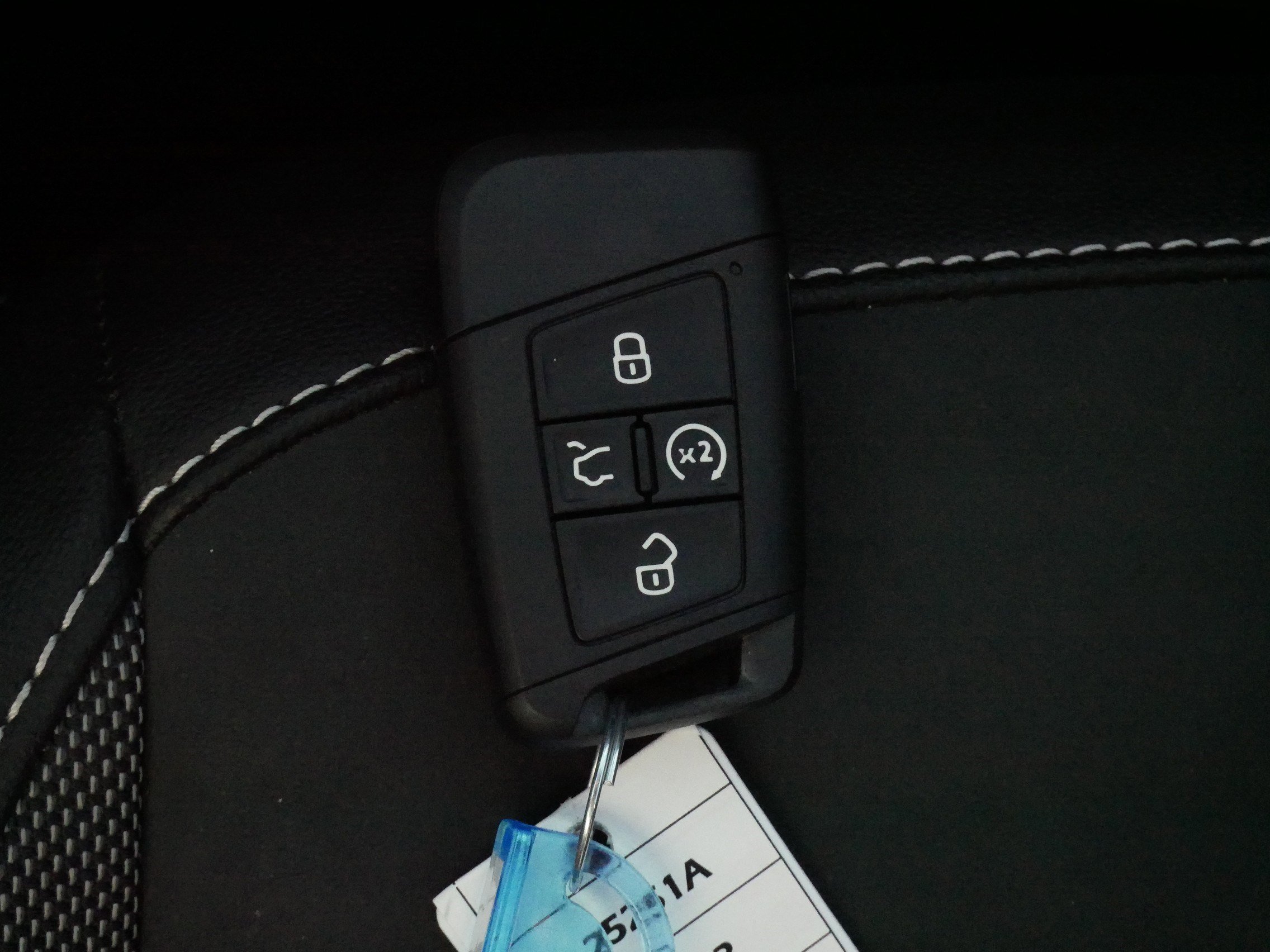 Used 2023 Volkswagen Taos SE w/ Panoramic Sunroof Package image 32