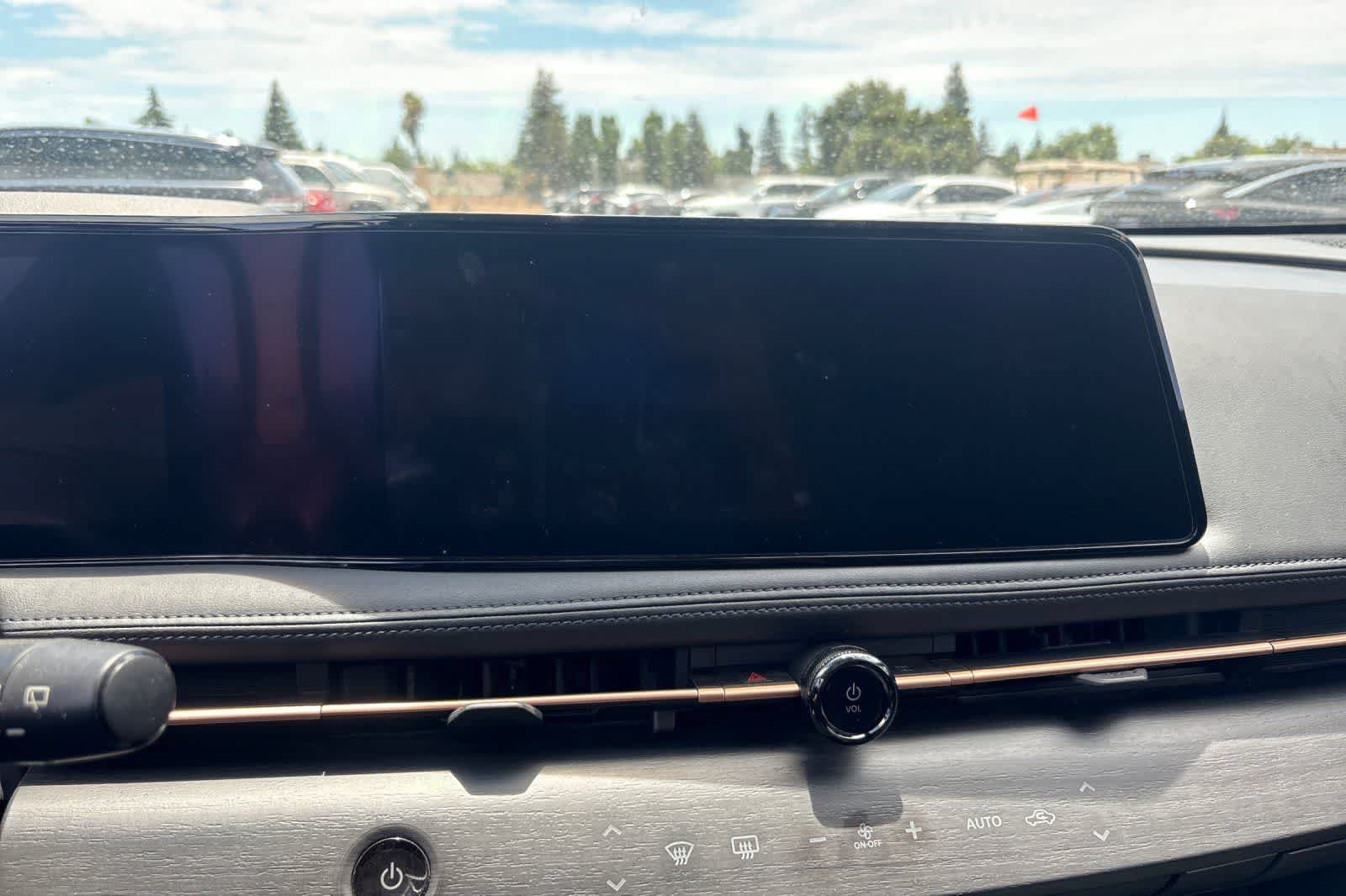 Used 2024 Nissan Ariya FWD image 19