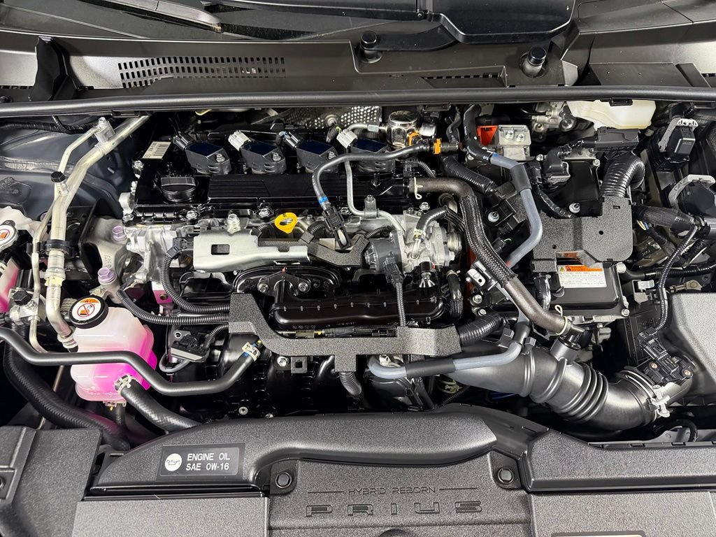 Used 2025 Toyota Prius LE FWD image 20