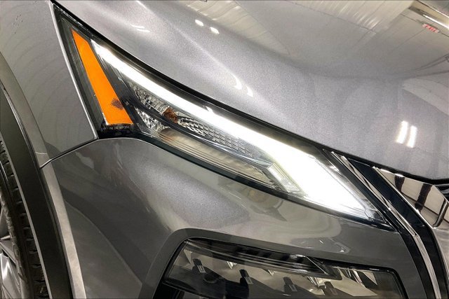 Used 2023 Nissan Rogue S AWD/4WD image 28