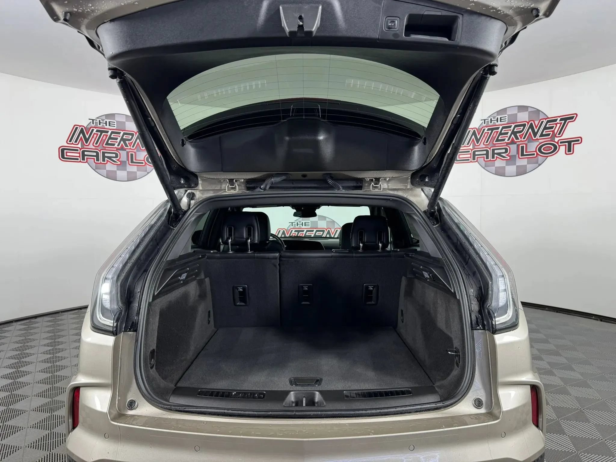 Used 2025 Cadillac XT4 Sport FWD image 30