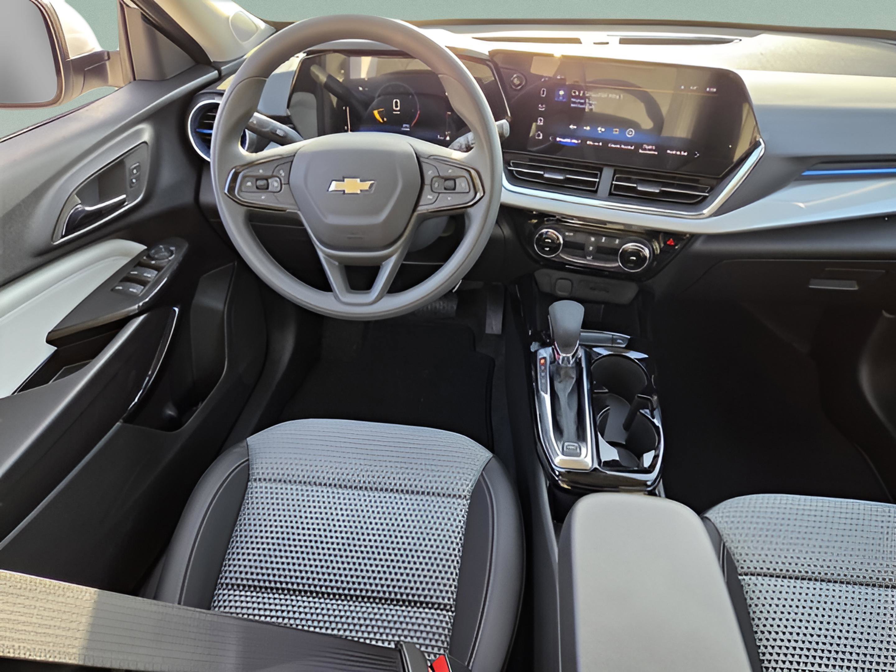 New 2026 Chevrolet Trax LT image 17