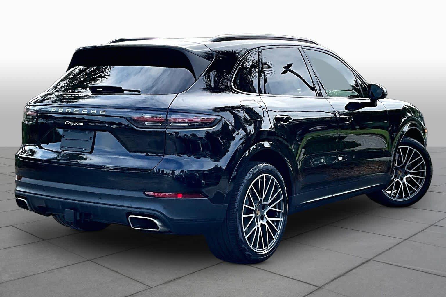 Used 2021 Porsche Cayenne AWD/4WD image 12