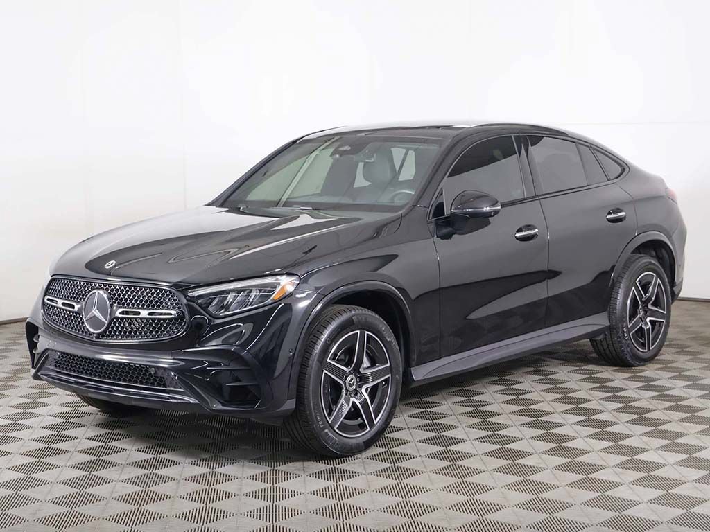 Used 2025 Mercedes-Benz GLC 300 4MATIC image 9