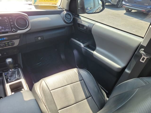 Used 2022 Toyota Tacoma SR5 w/ Technology Package RWD image 14