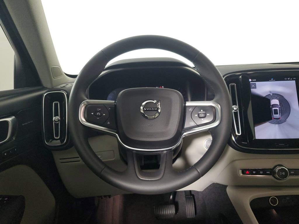 Certified 2026 Volvo XC40 B5 Ultra w/ Climate Package image 18