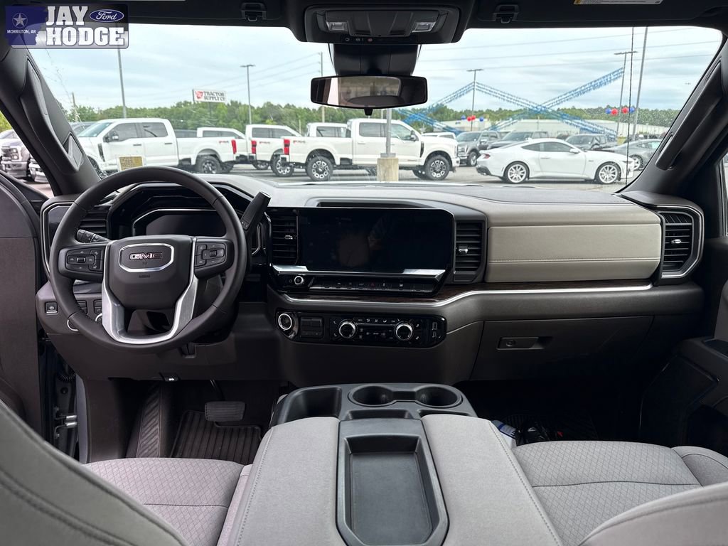 Used 2025 GMC Sierra 1500 SLE AWD/4WD image 16