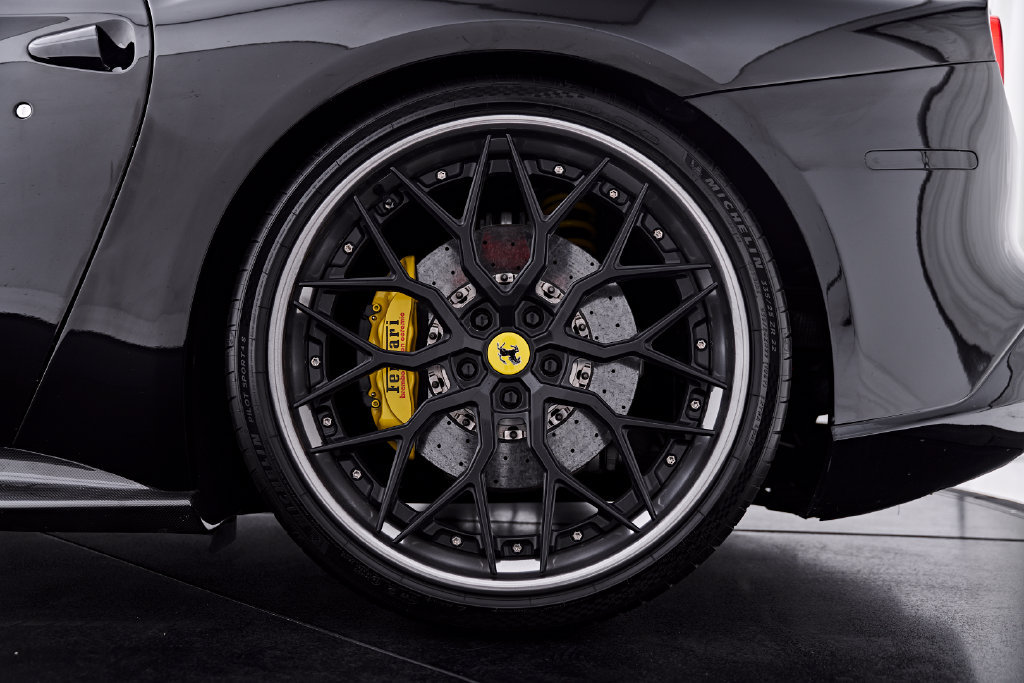 Used 2015 Ferrari F12 Berlinetta RWD image 35
