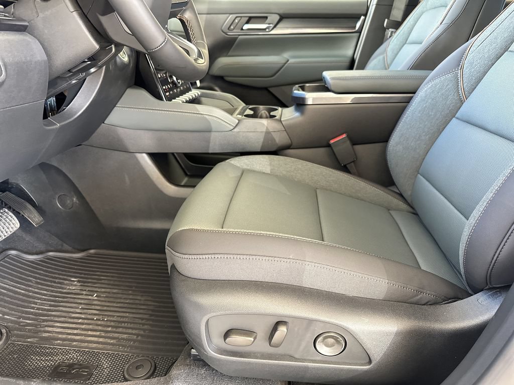 New 2026 GMC Terrain AT4 AWD/4WD image 13