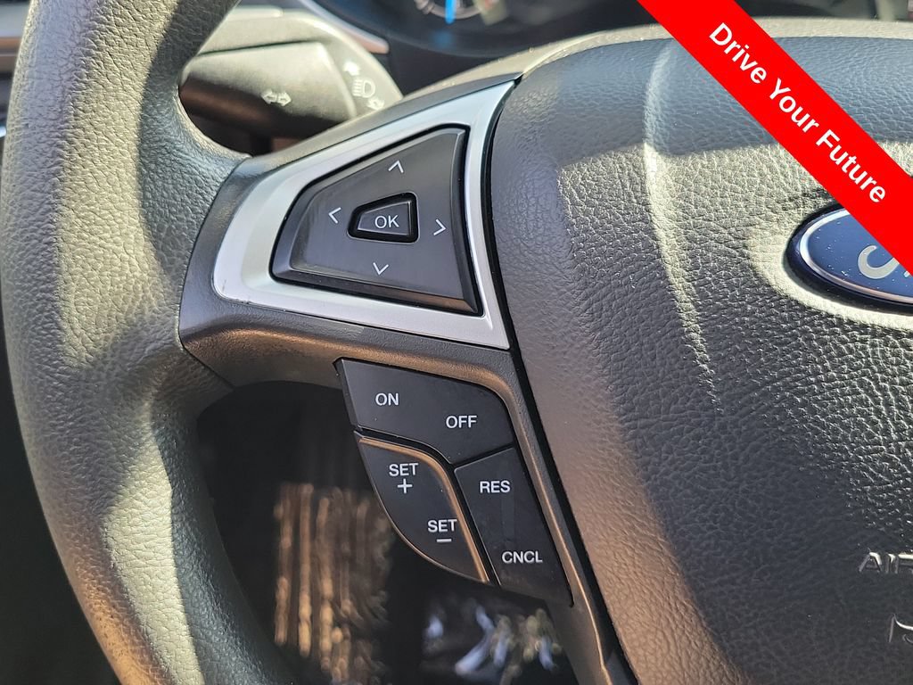 Used 2015 Ford Fusion SE FWD image 7