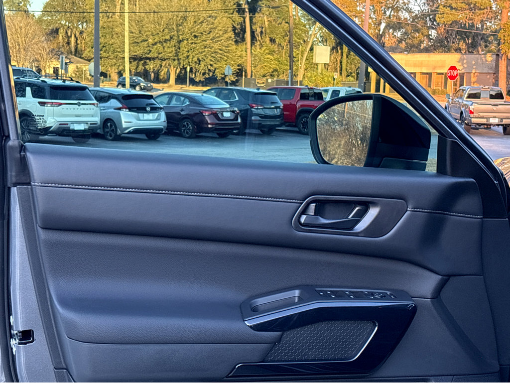 New 2026 Nissan Pathfinder SV image 15