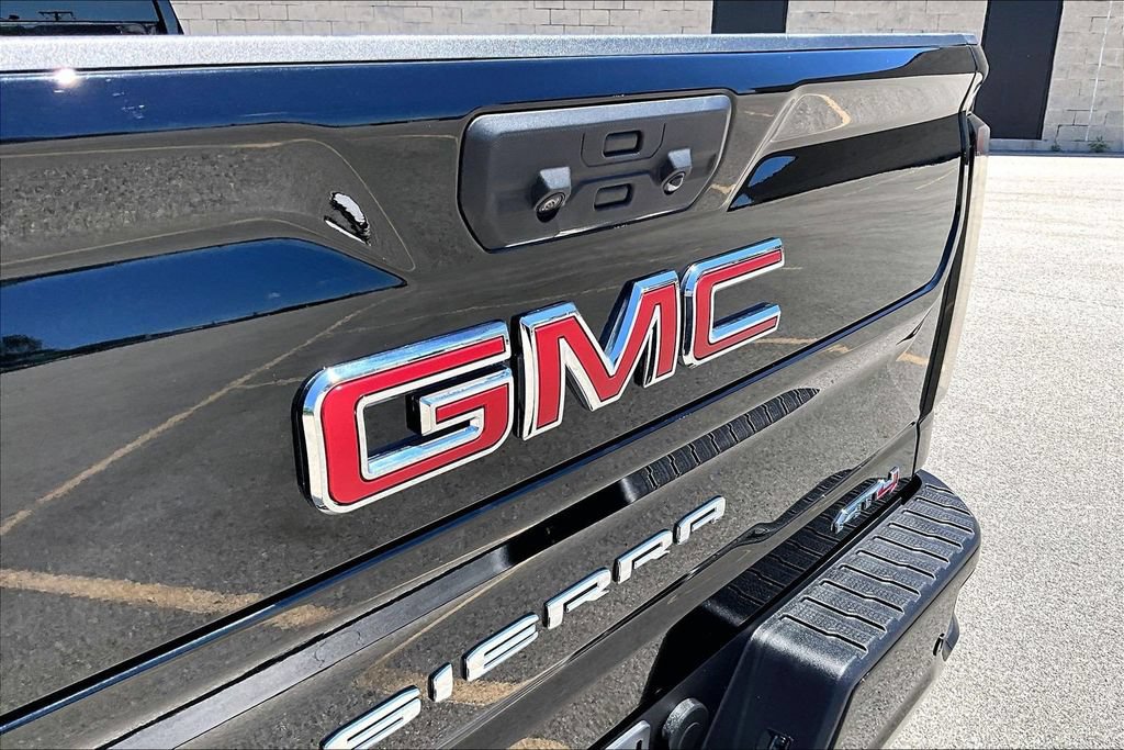 Used 2025 GMC Sierra 2500 AT4 w/ AT4 Premium Plus Package AWD/4WD image 31