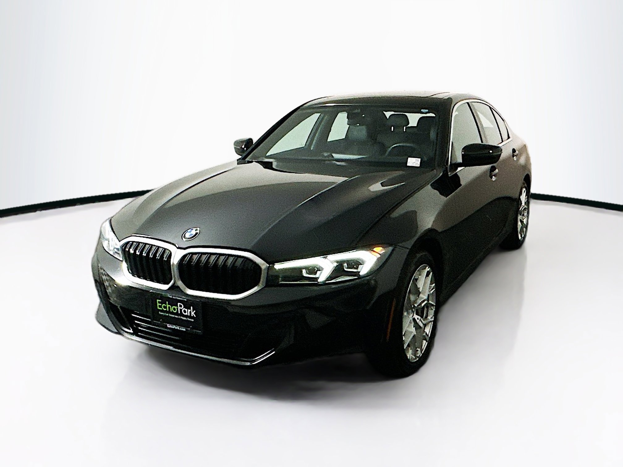 Used 2025 BMW 330i Sedan image 3
