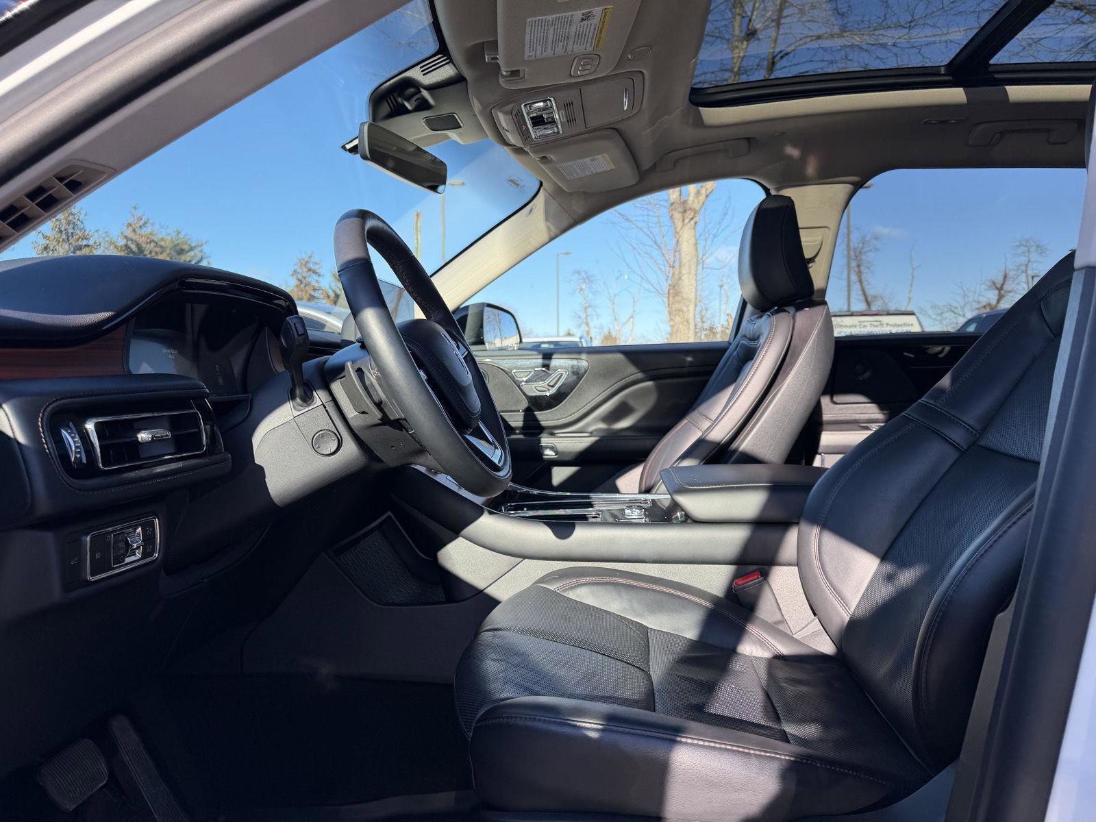 Used 2024 Lincoln Aviator Reserve w/ Equipment Group 201A image 11