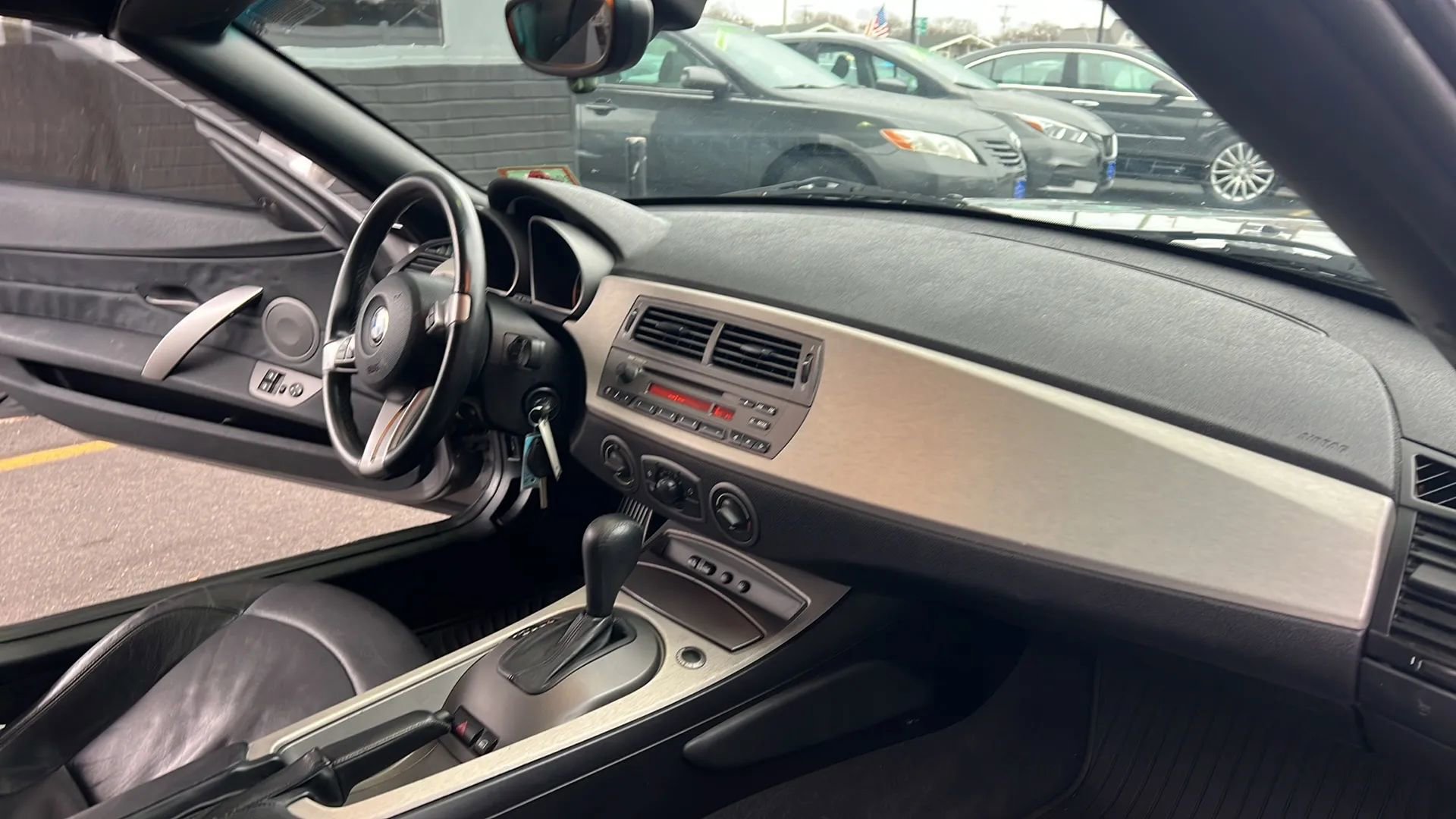 Used 2004 BMW Z4 2.5i image 26