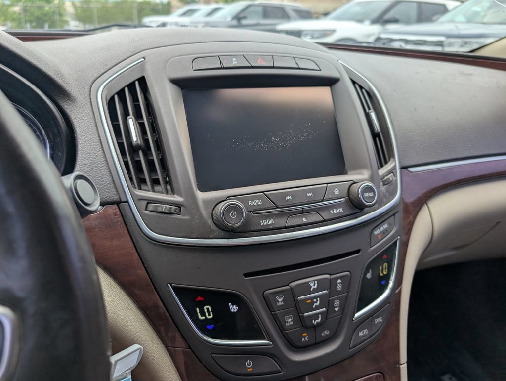 Used 2016 Buick Regal FWD image 17