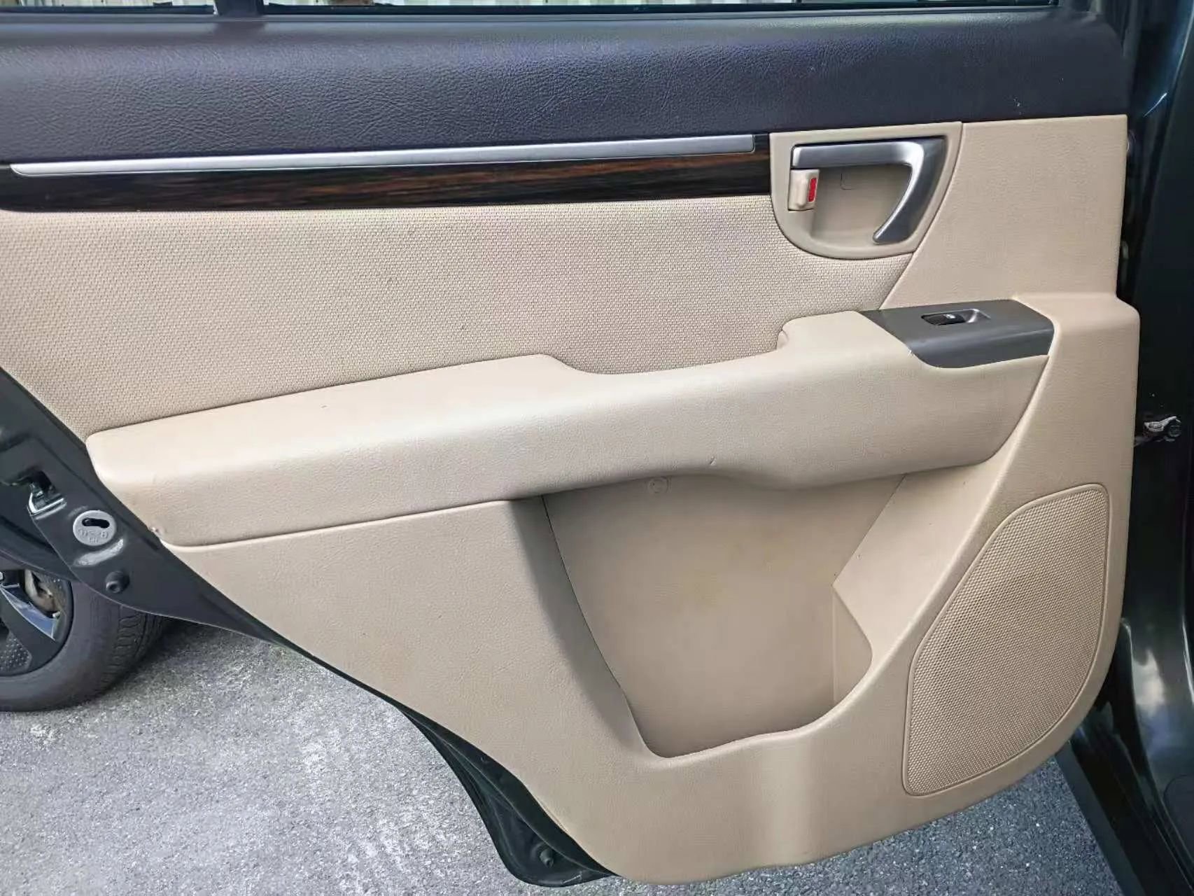 Used 2012 Hyundai Santa Fe GLS image 17