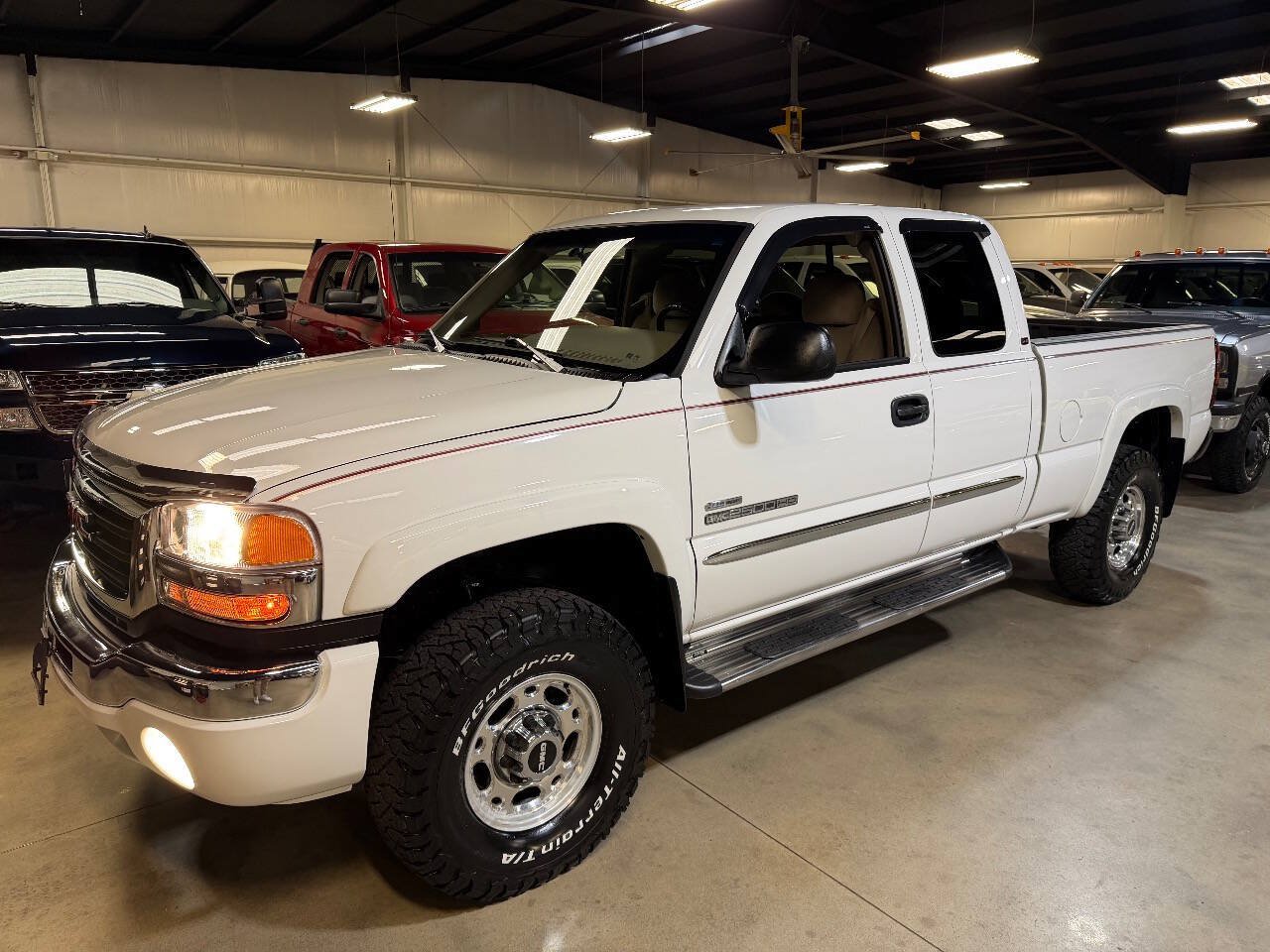 Used 2007 GMC Sierra 2500 SLE w/ Heavy-Duty Power Package RWD image 5