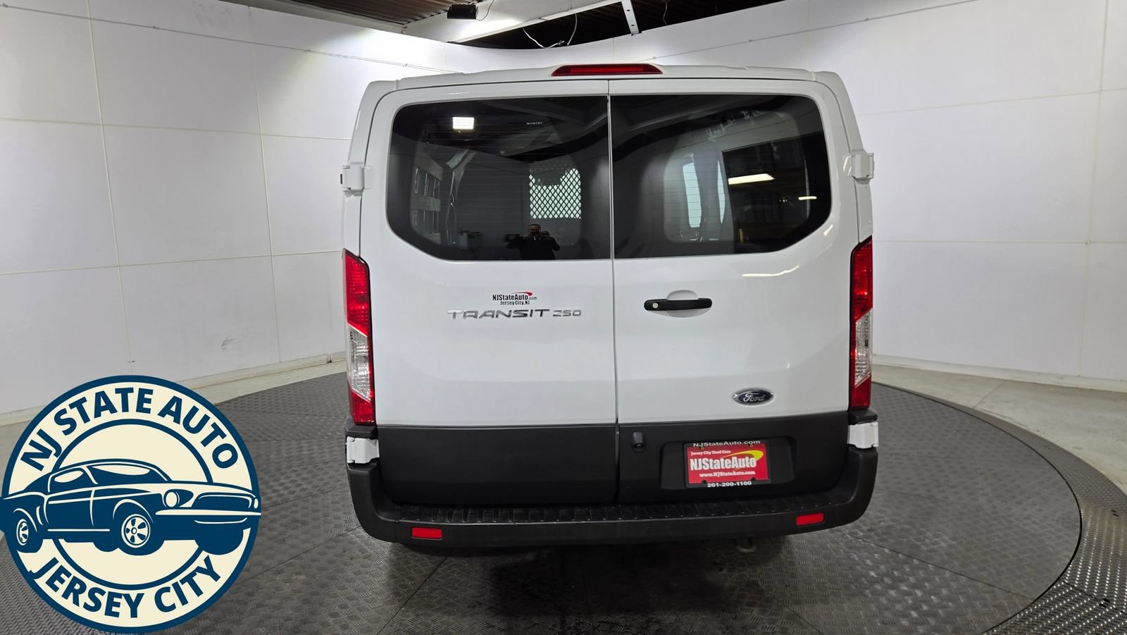 Used 2022 Ford Transit 250 Low Roof w/ Exterior Upgrade Package RWD image 6