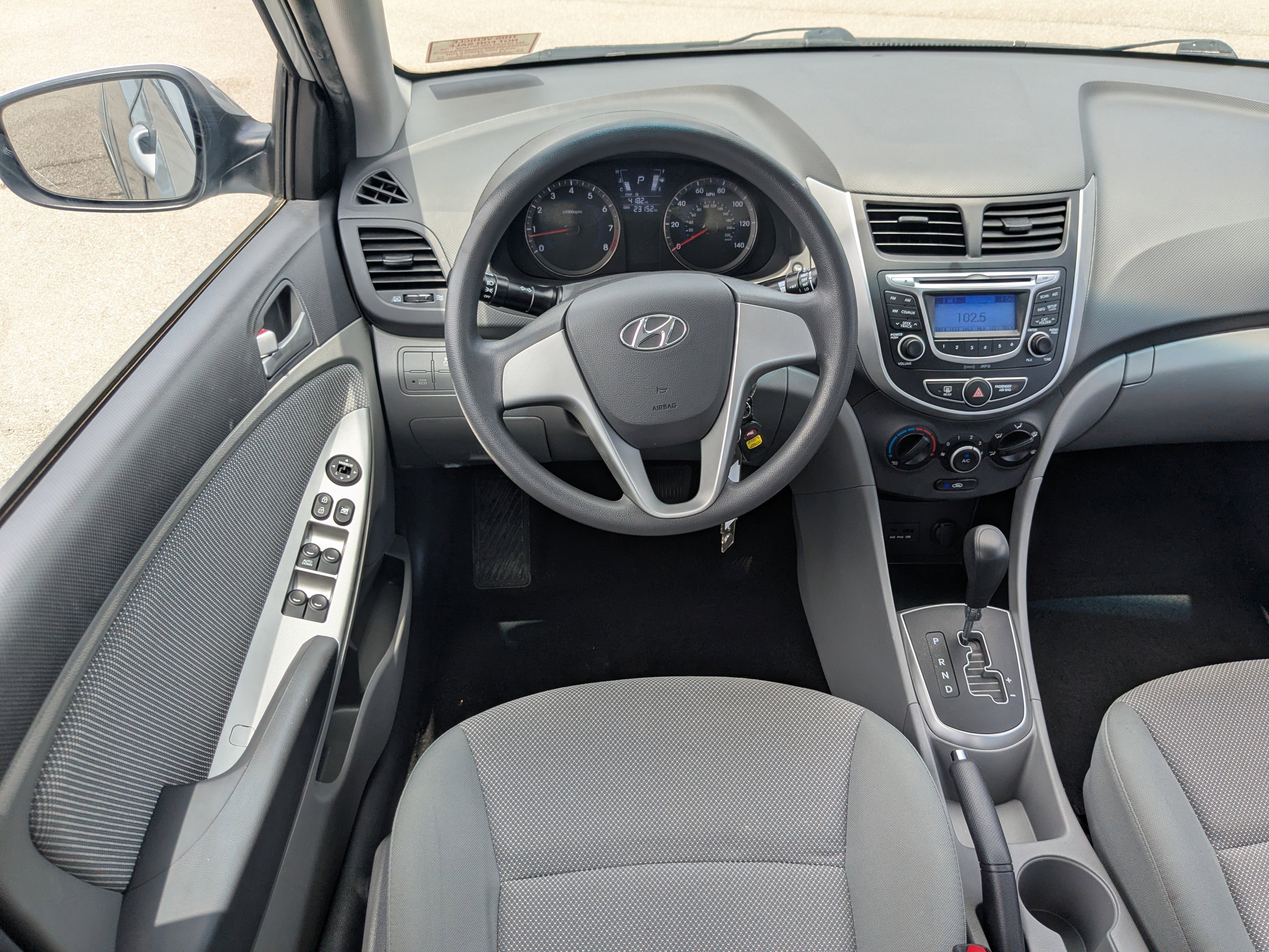 Used 2013 Hyundai Accent GLS FWD image 18