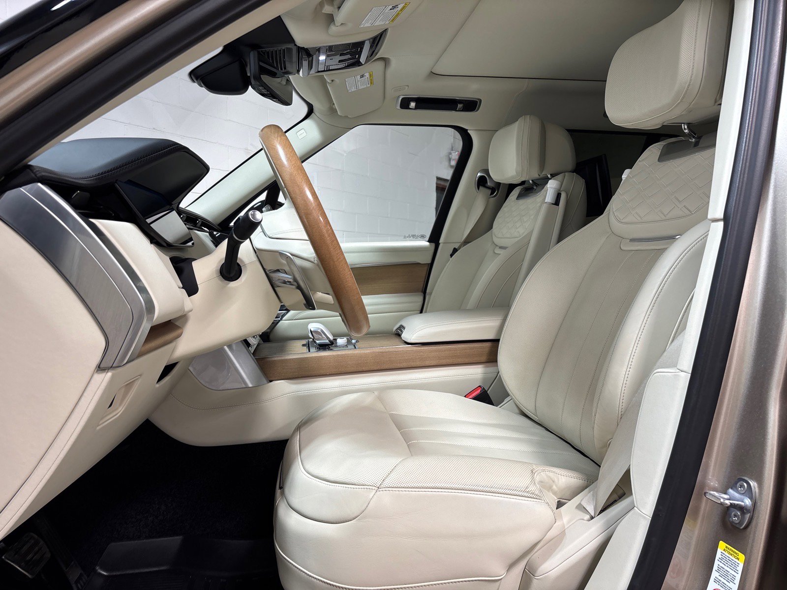 Used 2023 Land Rover Range Rover SV AWD/4WD image 23