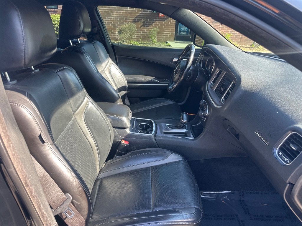 Used 2021 Dodge Charger SXT w/ Leather Interior Group RWD image 25
