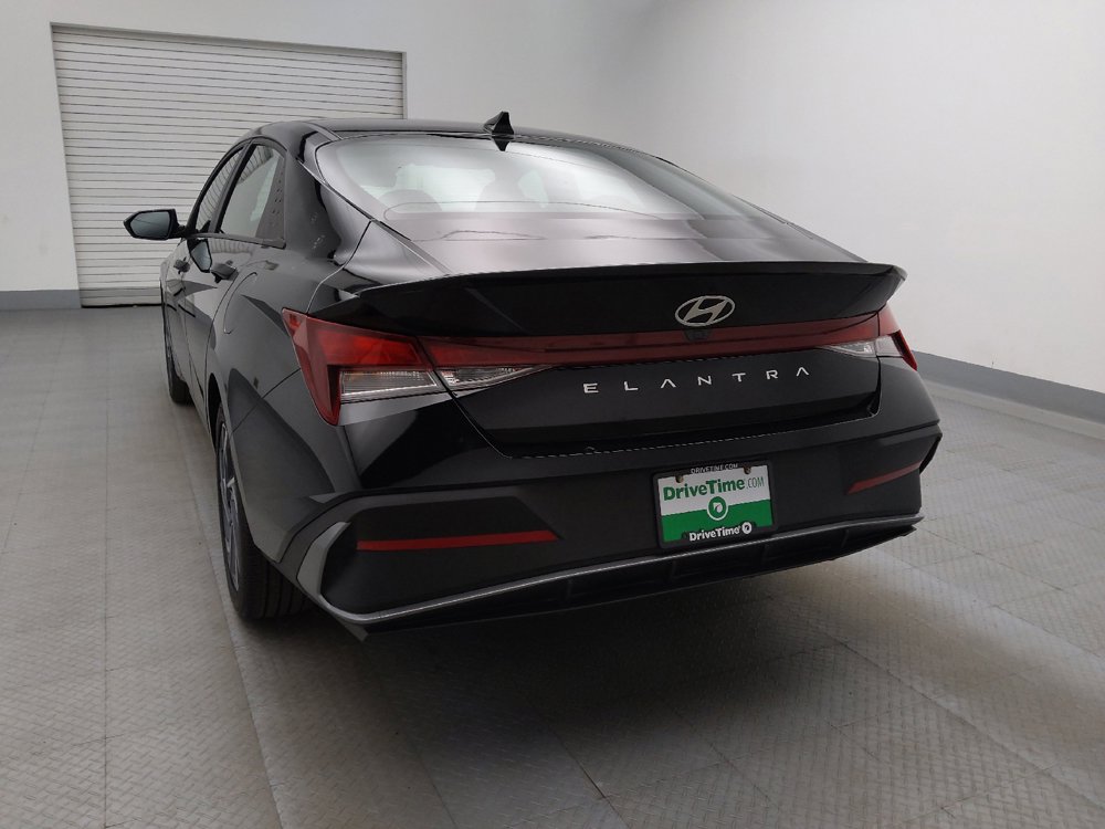 Used 2025 Hyundai Elantra Sport FWD image 6