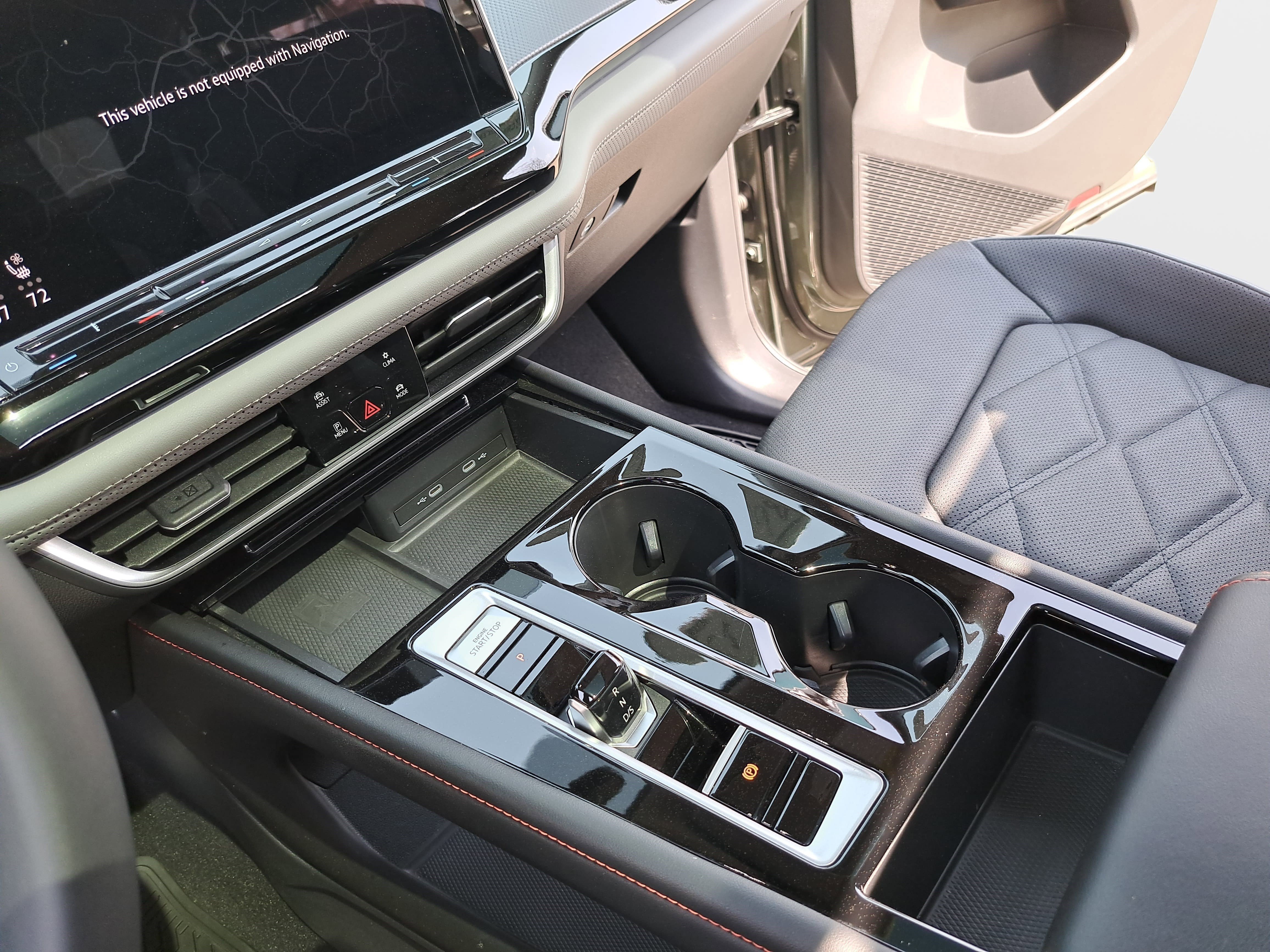 Used 2024 Volkswagen Atlas Peak Edition SE image 25