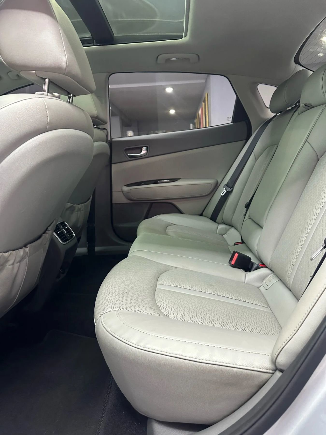 Used 2016 Kia Optima EX w/ Premium Package image 23