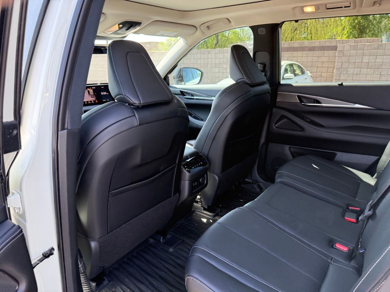 Certified 2024 INFINITI QX60 Luxe w/ Cargo Package image 11