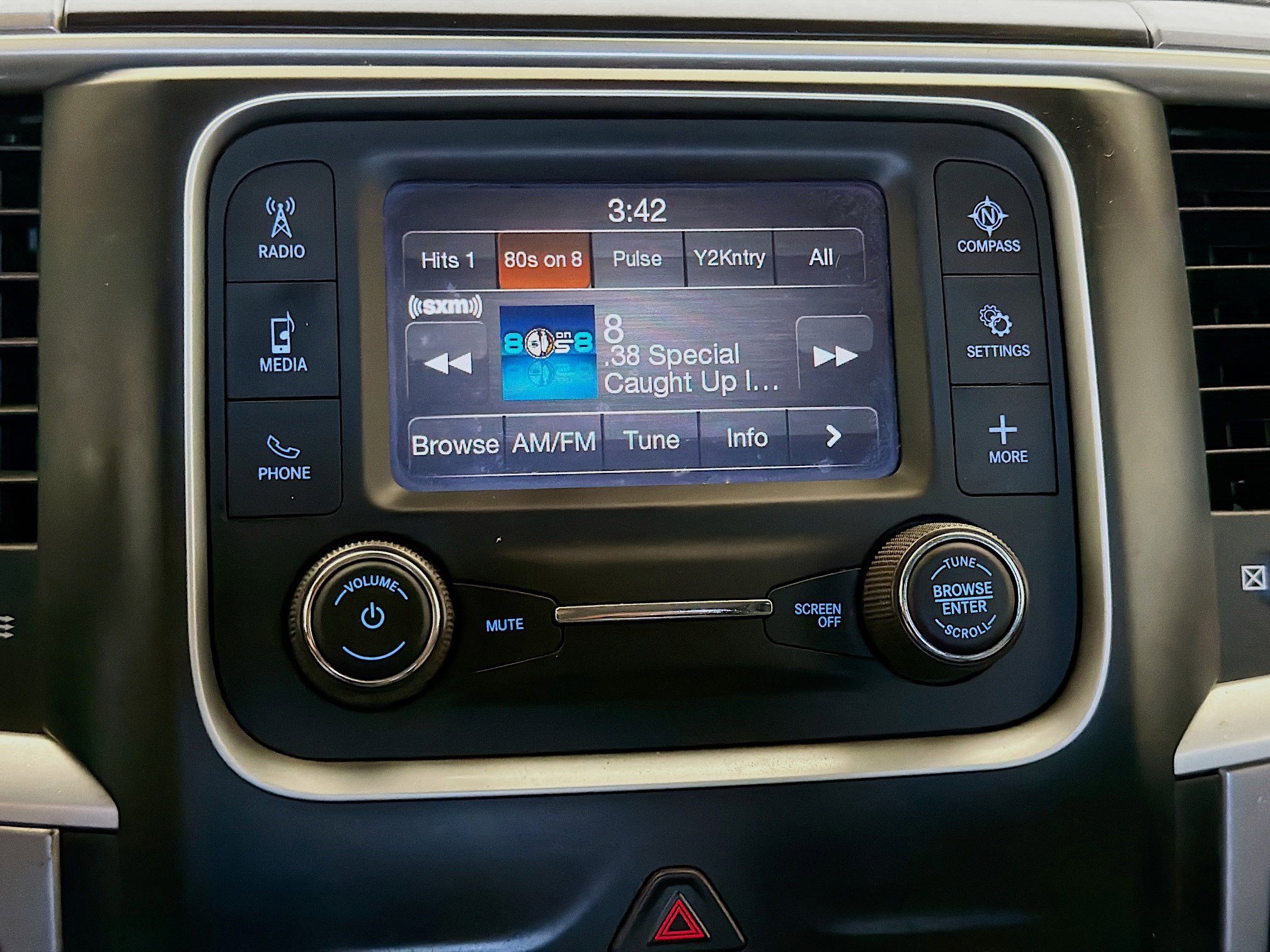 Used 2024 RAM 1500 Classic SLT AWD/4WD image 9