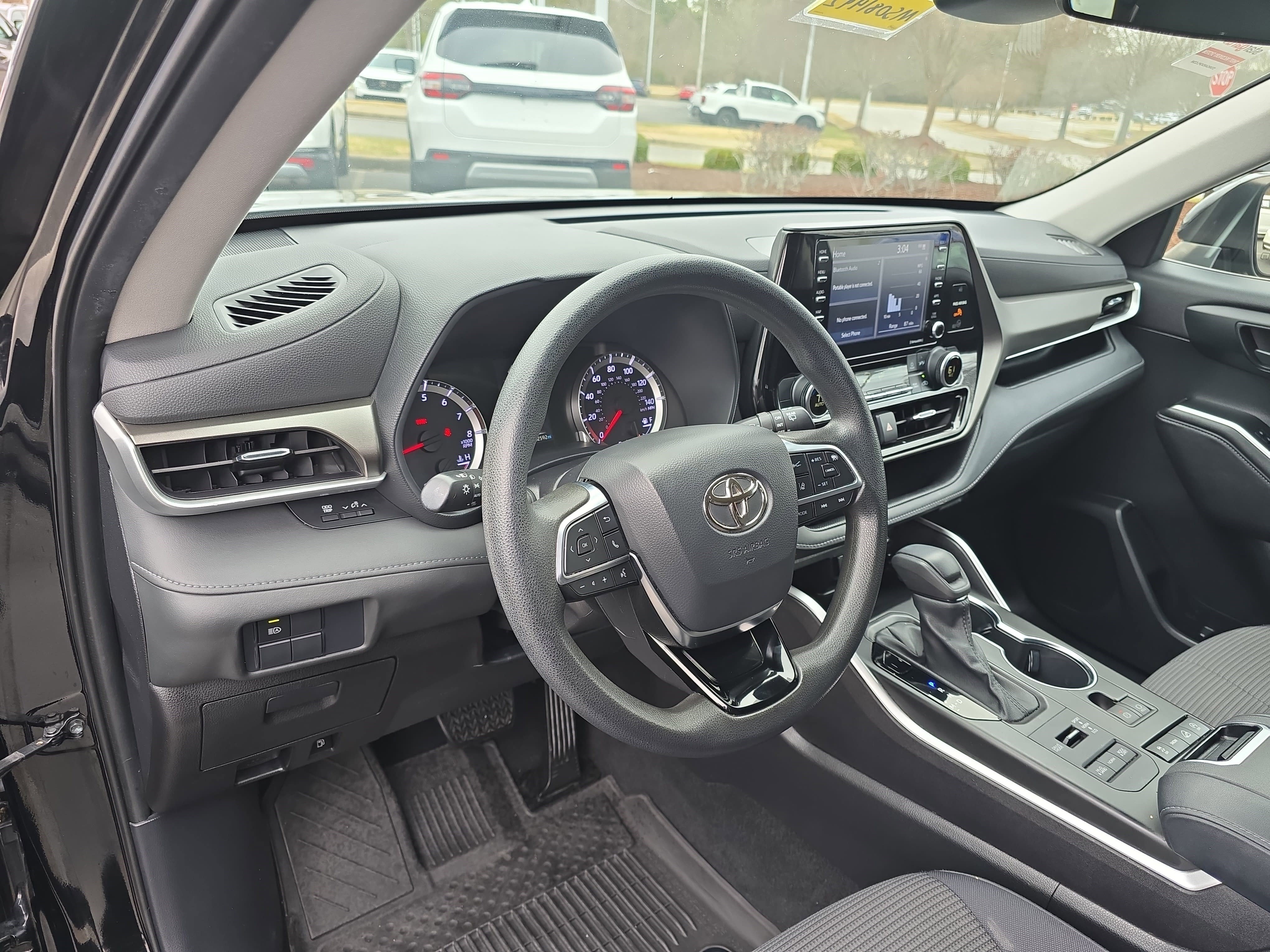Used 2021 Toyota Highlander L image 15