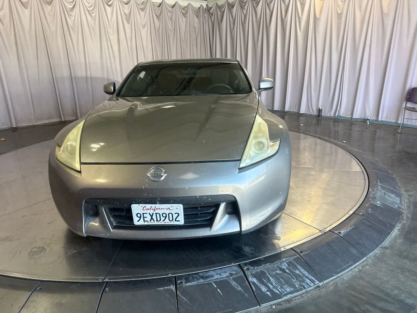 Used 2009 Nissan 370Z Coupe w/ Sport Pkg RWD image 2