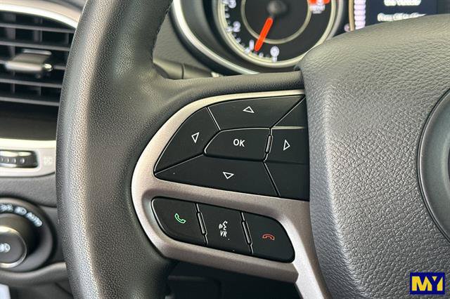 Used 2021 Jeep Cherokee Latitude Lux FWD image 31