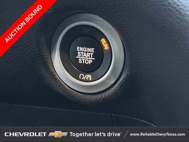 Used 2025 Chrysler Pacifica Select FWD image 23