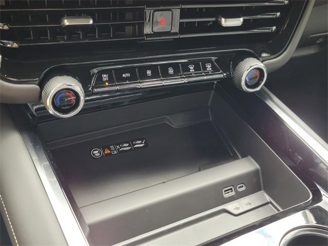 New 2025 Chevrolet Suburban Premier image 26