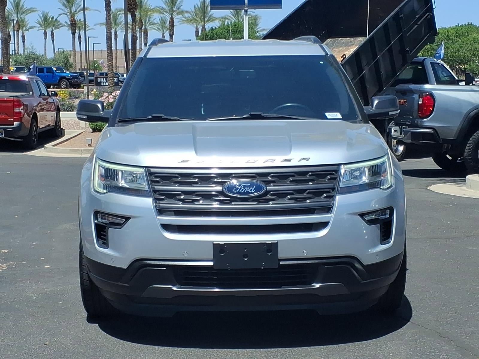 Used 2018 Ford Explorer XLT w/ Equipment Group 202A FWD image 2