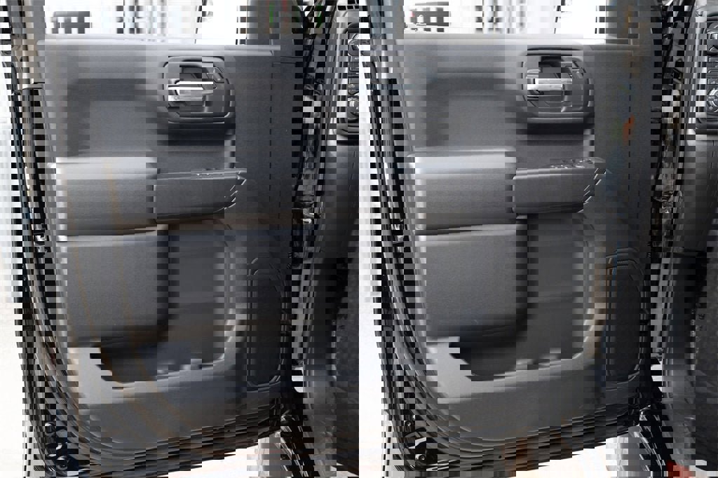 Used 2025 Chevrolet Silverado 1500 Custom w/ Rally Edition image 28