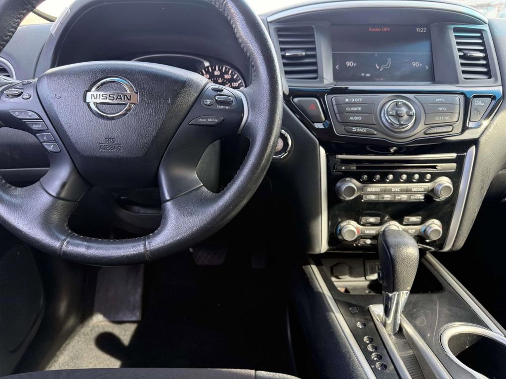 Used 2019 Nissan Pathfinder SV image 27