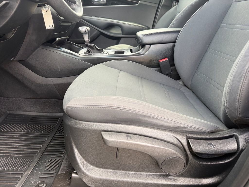 Used 2019 Kia Sorento L FWD image 11