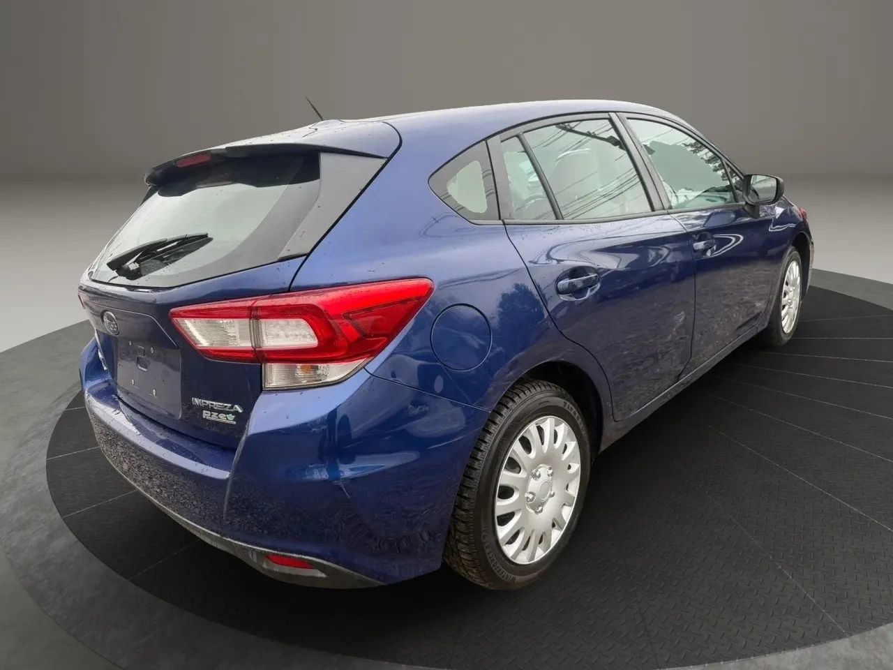 Used 2017 Subaru Impreza 2.0i AWD/4WD image 5