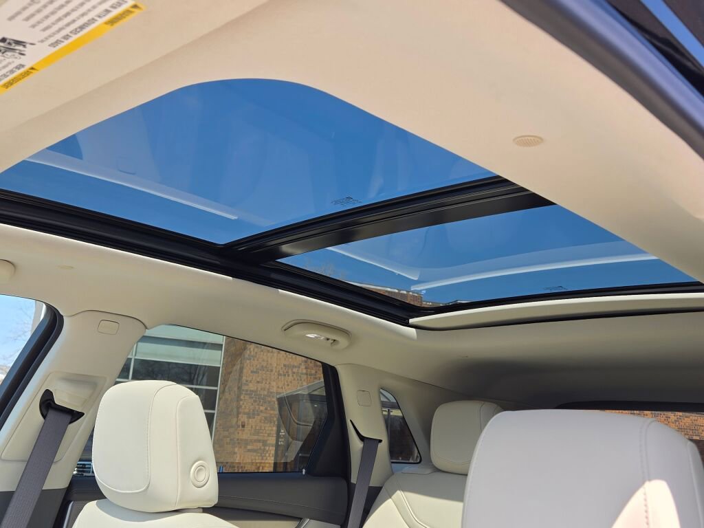 Used 2025 Cadillac XT5 Premium Luxury w/ LPO, Floor Liner Package AWD/4WD image 31