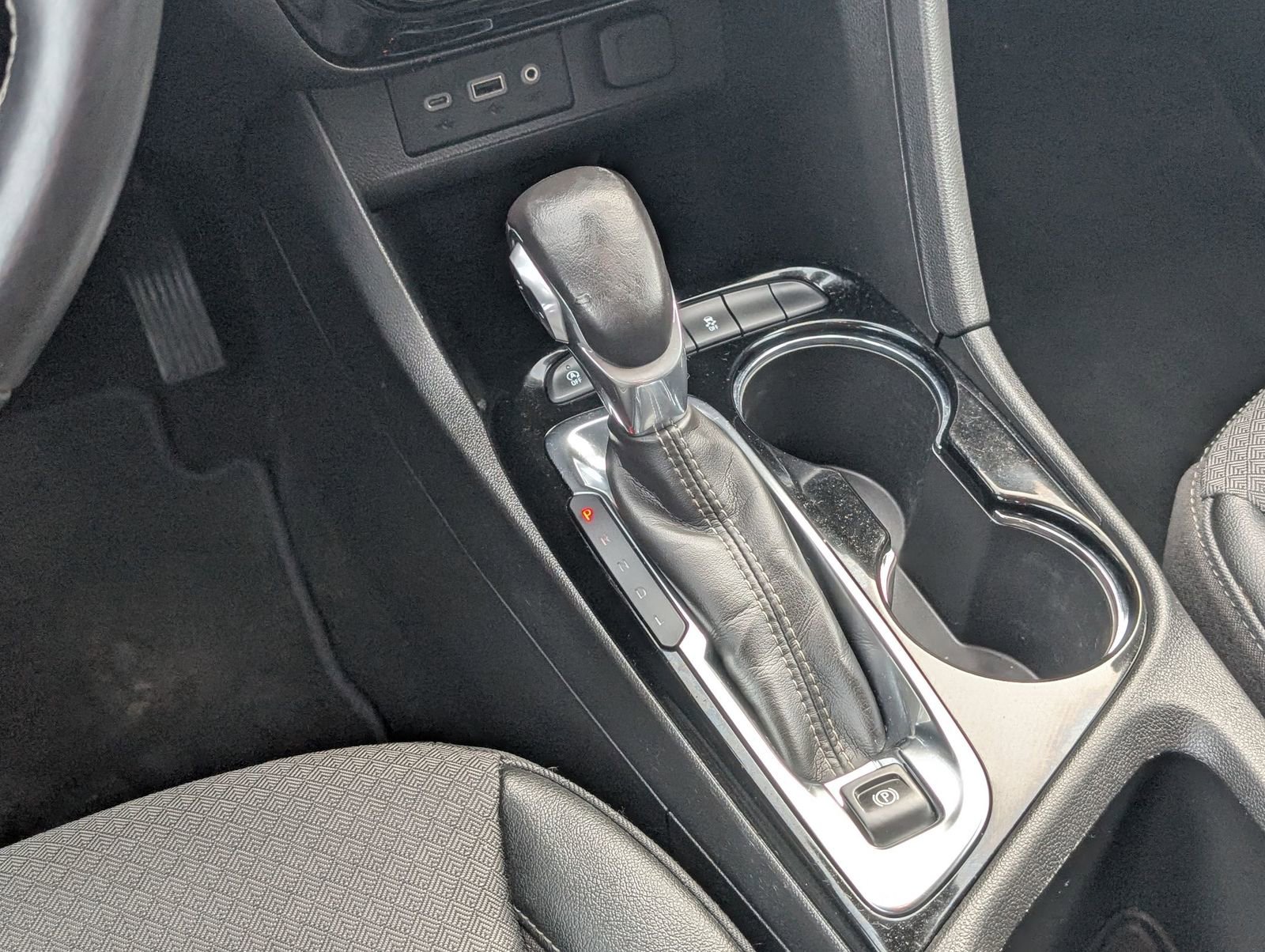 Used 2022 Buick Encore GX Select w/ Sport Touring Package image 21