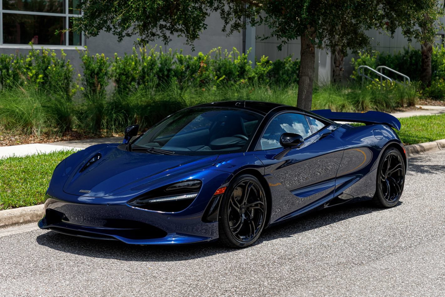 Used 2025 McLaren 750S RWD image 21