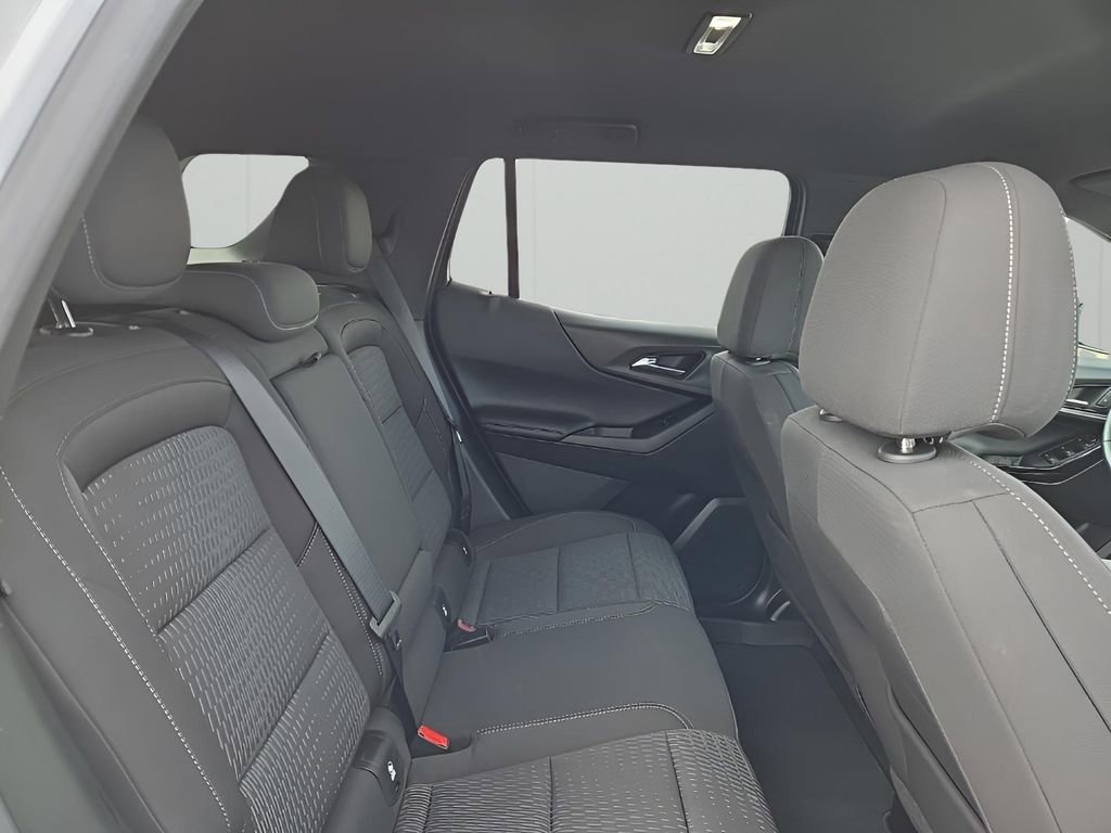 Used 2025 Chevrolet Equinox LT AWD/4WD image 16