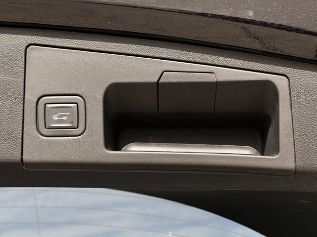 Certified 2024 Cadillac XT4 Sport image 32