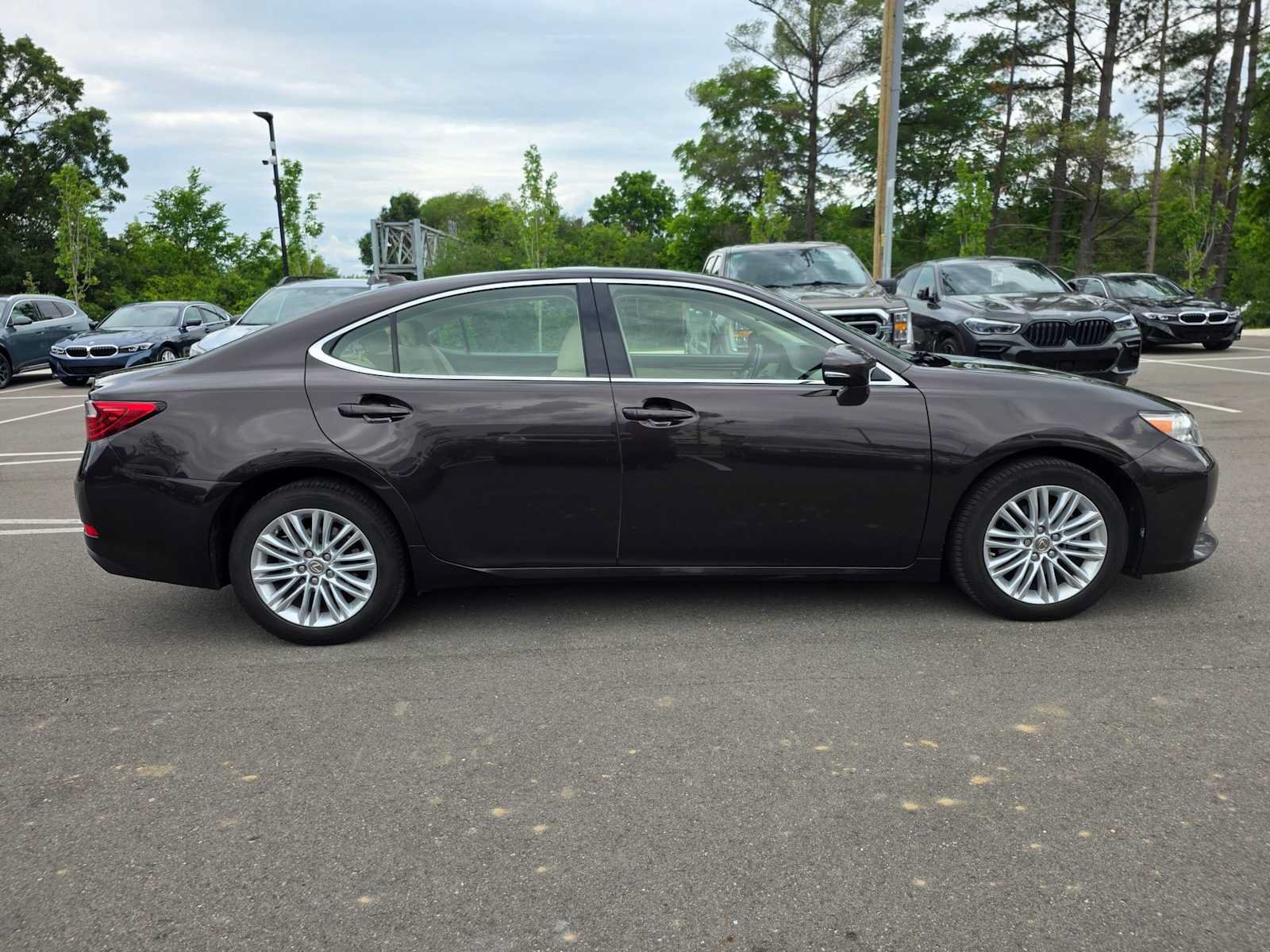 Used 2014 Lexus ES 350 w/ Luxury Package FWD image 4